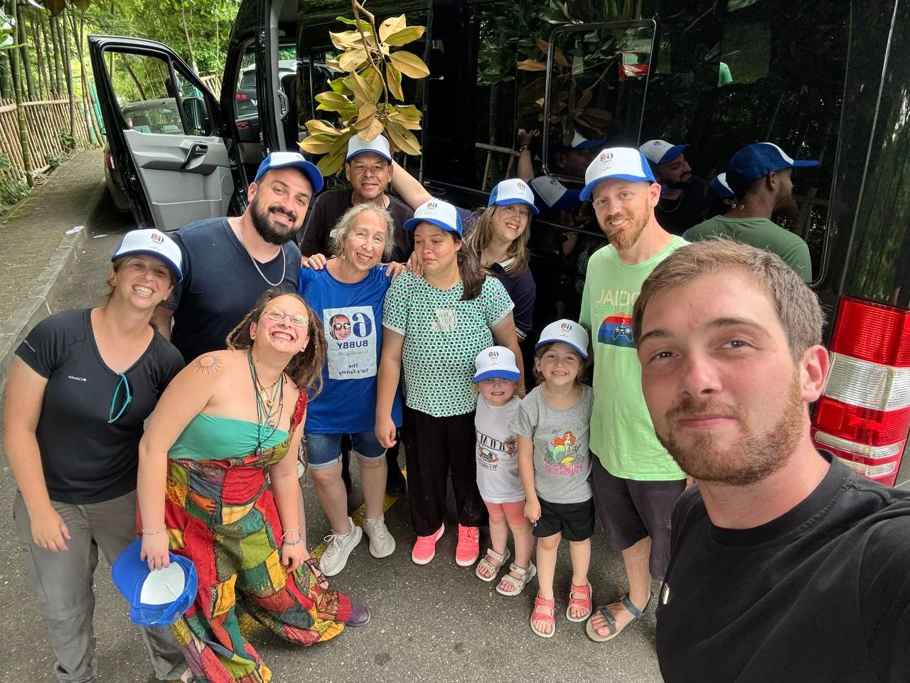 IRXA Travel driver with guests