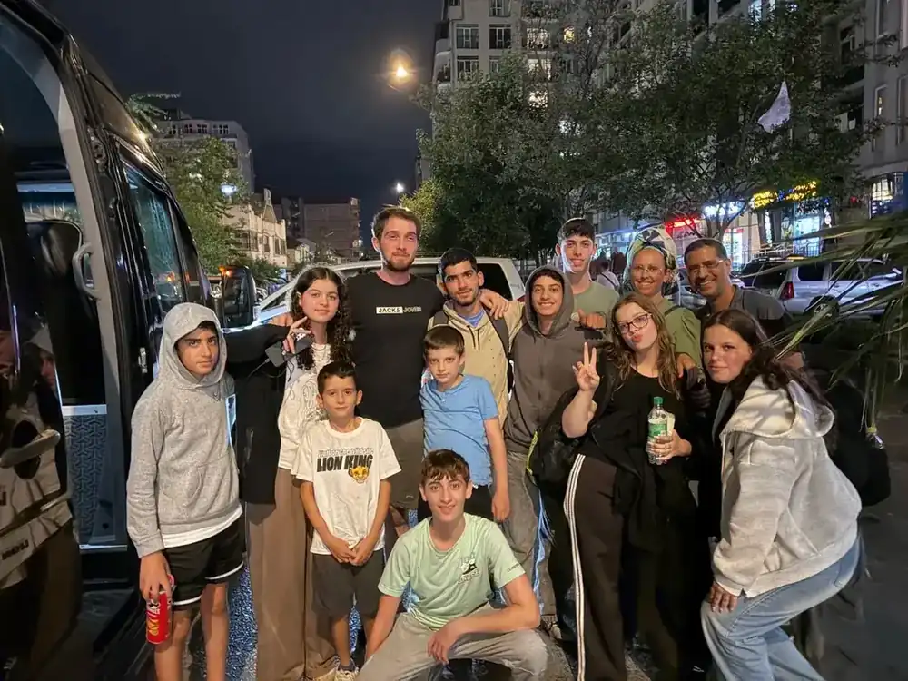 האורחים שלנו בבטומי בערב